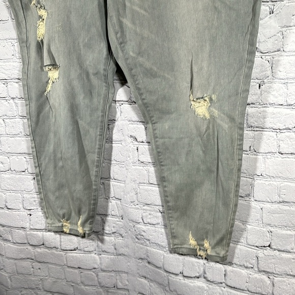 Lane Bryant Mid-Rise Super Stretch Power Pockets Skinny Denim Jeans Grey 28 NEW - Picture 16 of 16